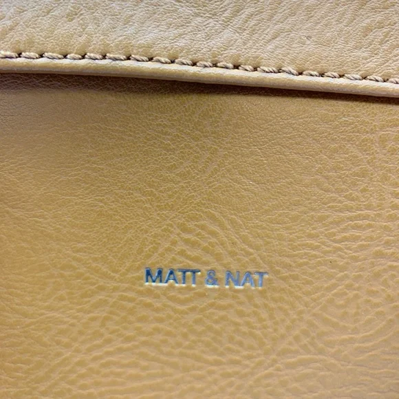 𝕄𝔸𝕋𝕋 & ℕ𝔸𝕋 Bucket Purse - Picture 3 of 5